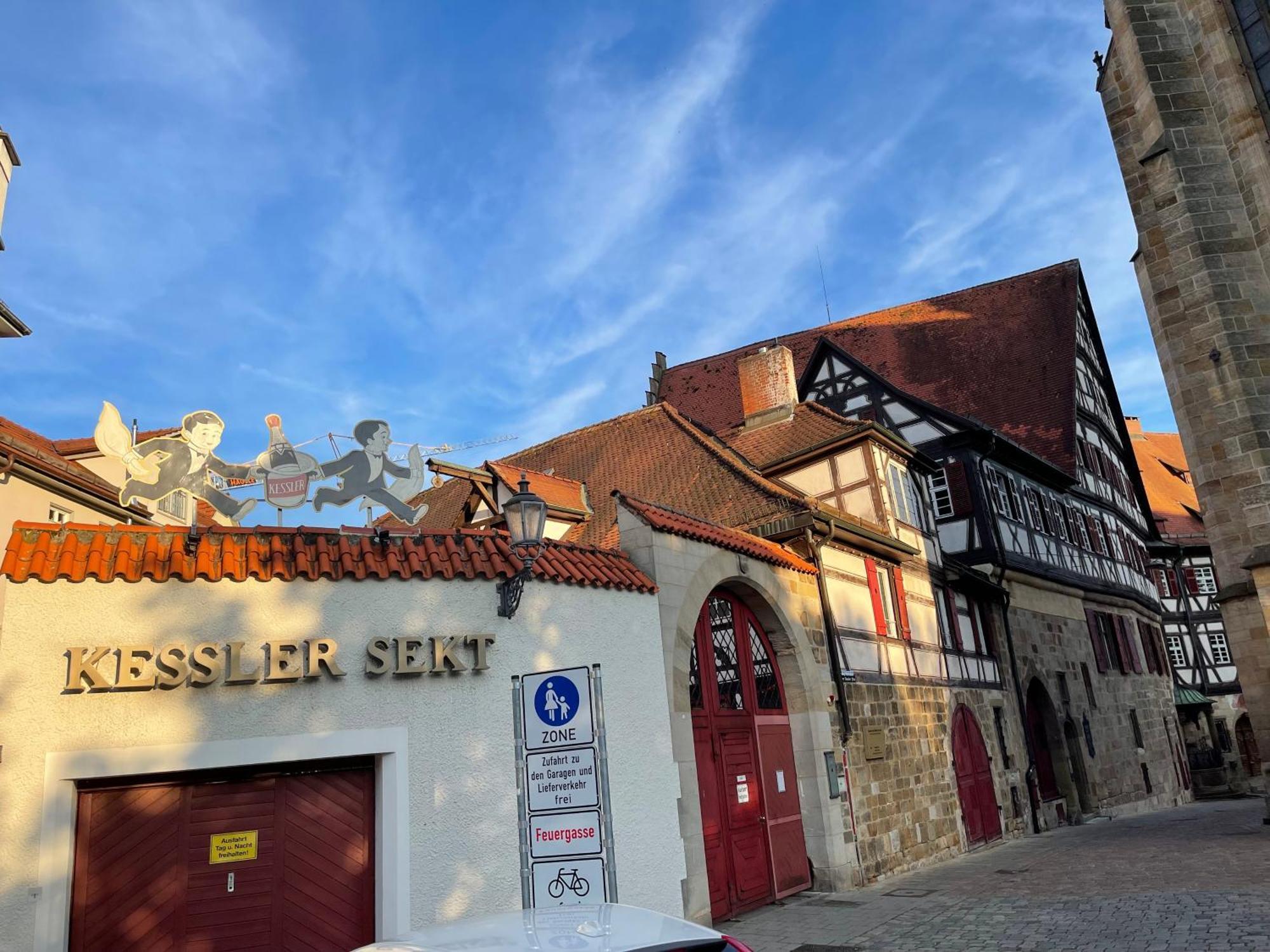 Secondhome Stuttgart - Moderne Grosse Wohnungen Nahe Der Hist Altstadt Von Esslingen An - Versch Groessen 8 - 11 - 19 Betten 埃斯林根 外观 照片