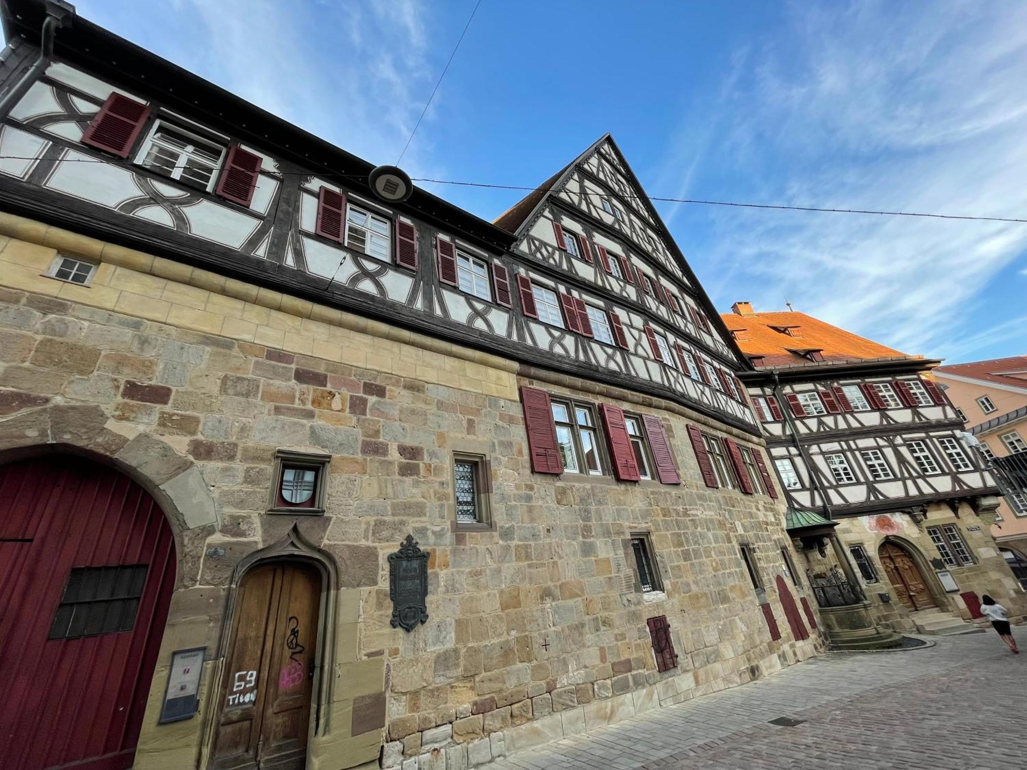 Secondhome Stuttgart - Moderne Grosse Wohnungen Nahe Der Hist Altstadt Von Esslingen An - Versch Groessen 8 - 11 - 19 Betten 埃斯林根 外观 照片