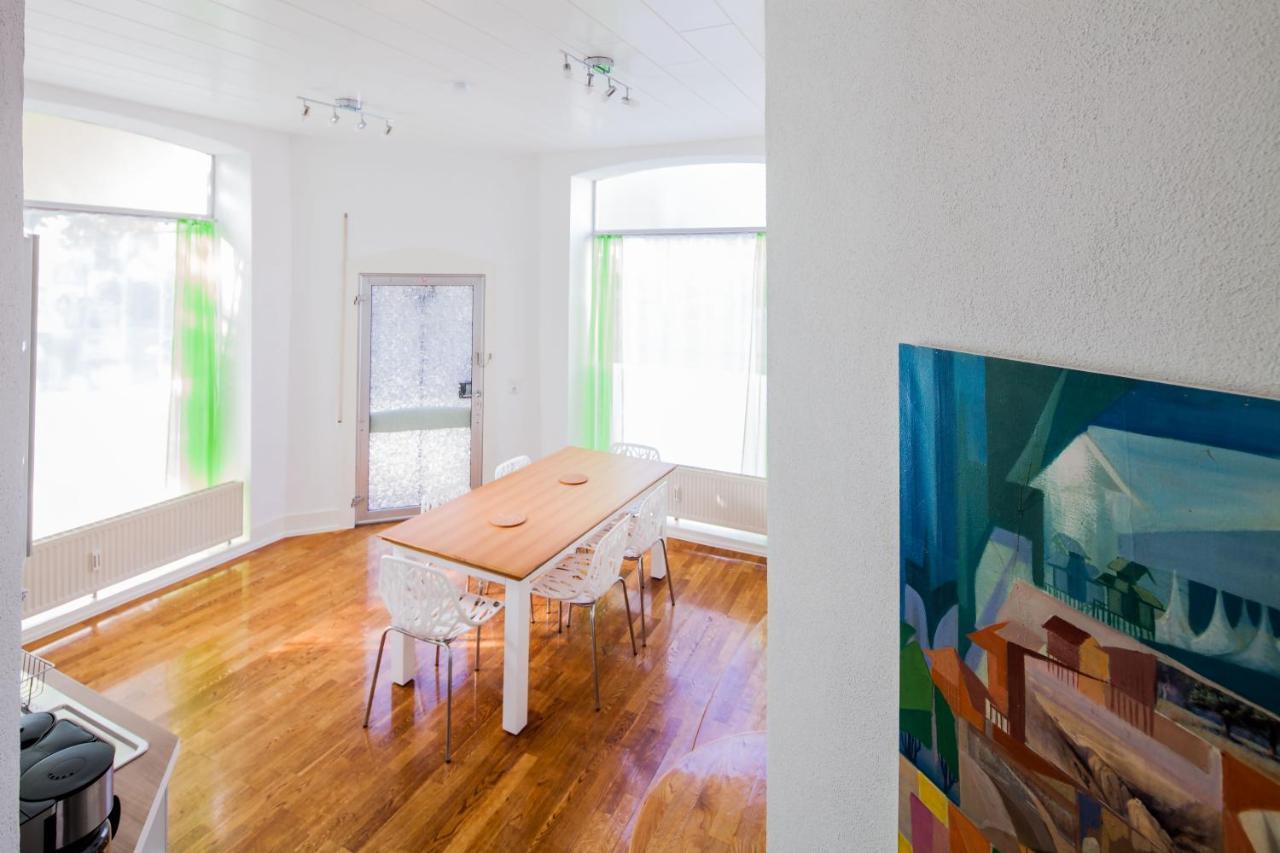 Secondhome Stuttgart - Moderne Grosse Wohnungen Nahe Der Hist Altstadt Von Esslingen An - Versch Groessen 8 - 11 - 19 Betten 埃斯林根 外观 照片