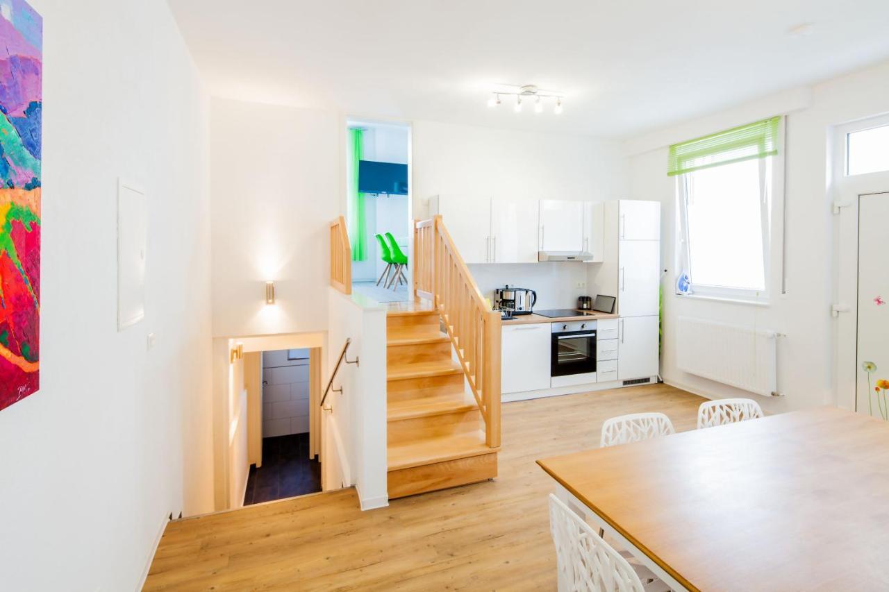 Secondhome Stuttgart - Moderne Grosse Wohnungen Nahe Der Hist Altstadt Von Esslingen An - Versch Groessen 8 - 11 - 19 Betten 埃斯林根 外观 照片